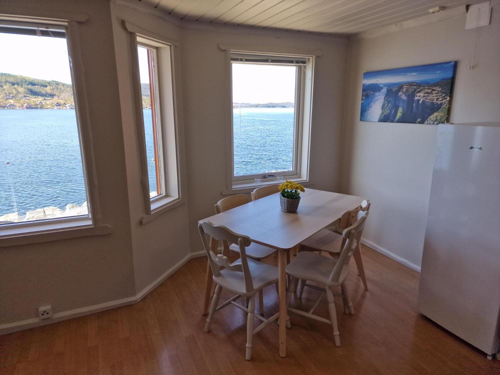 Preikestolen Panorama - Seaside Apartments Jørpeland Zimmer foto